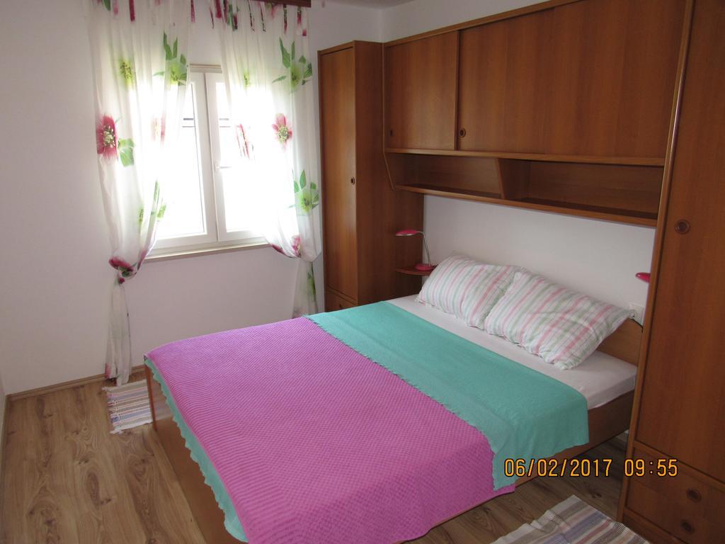 Guest House Vanessa Supetar Eksteriør bilde